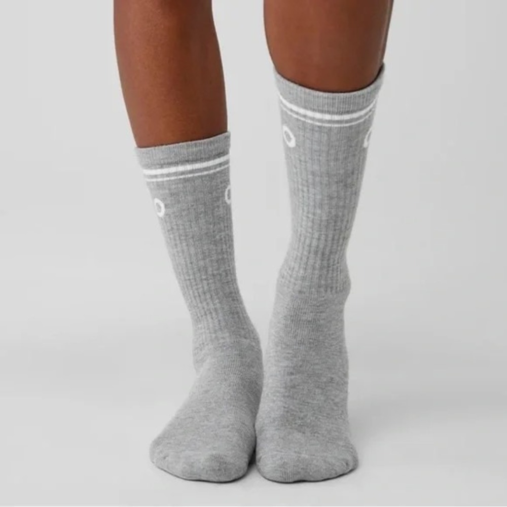 ALO Yoga Throwback Sock Unisex M Athletic Heather Grey/White New Retro Casual - Picture 3 of 5